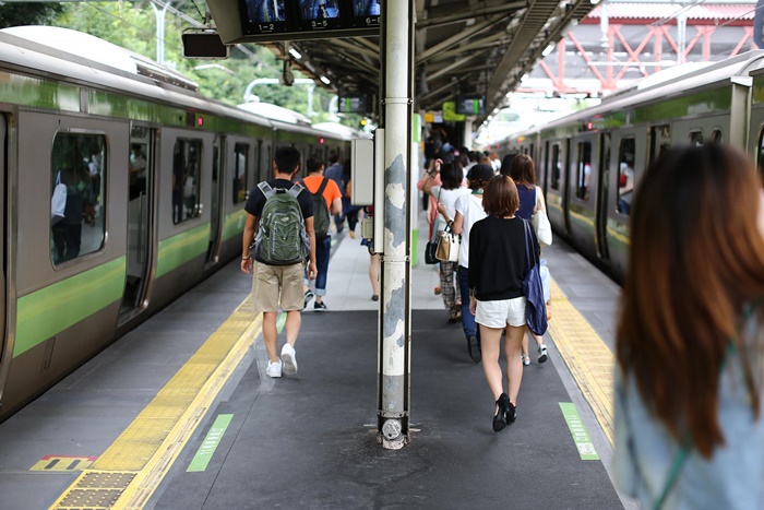 電車のホーム